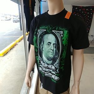 Black tee with green leaves and george washington